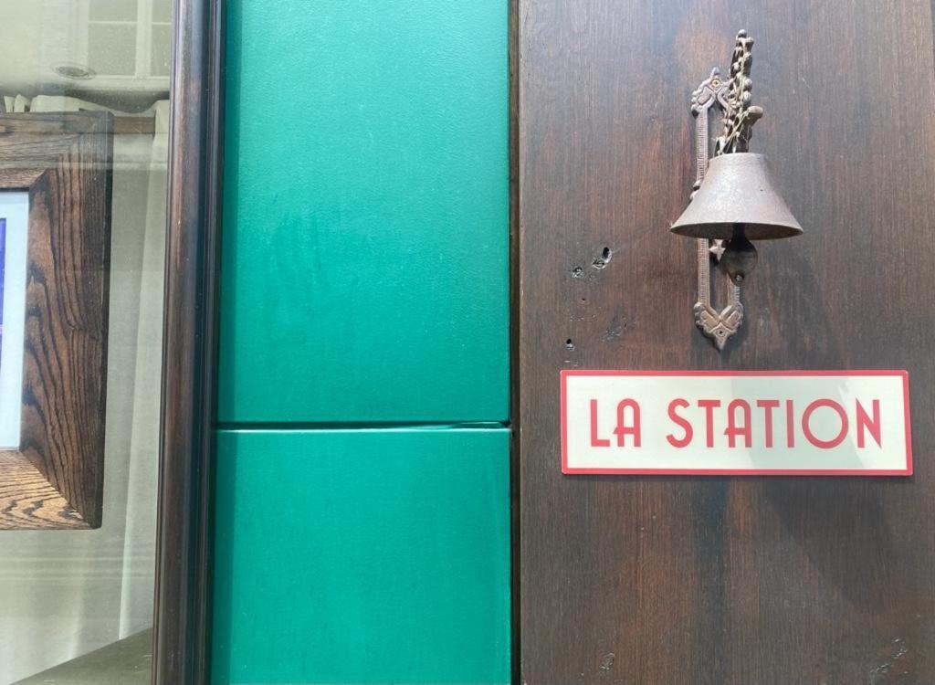 La Station Villa Domfront  Bagian luar foto